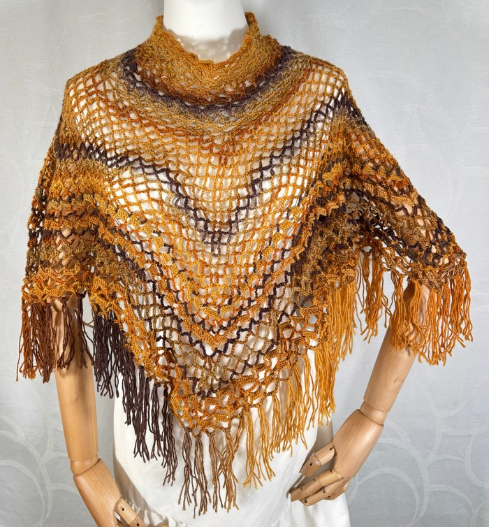 poncho_007b_700.jpg