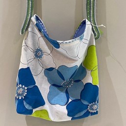 Kaksipuolinen kangaskassi - Sinikukkainen